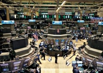 Avanzan peso y bolsas tras sólidos datos económicos de EU