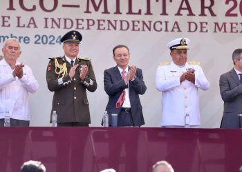 Encabeza Gobernador Durazo desfile cívico-militar en celebración por el 214 aniversario de la independencia de México