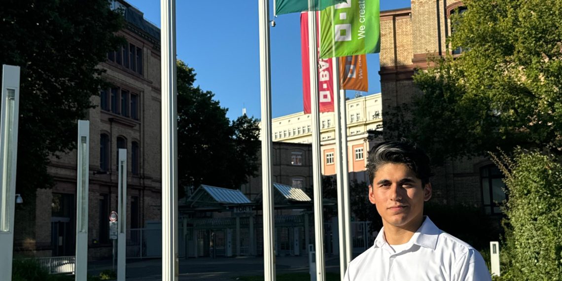 Alumno de Unison termina licenciatura en Alemania; recibe Beca de Excelencia para posgrado