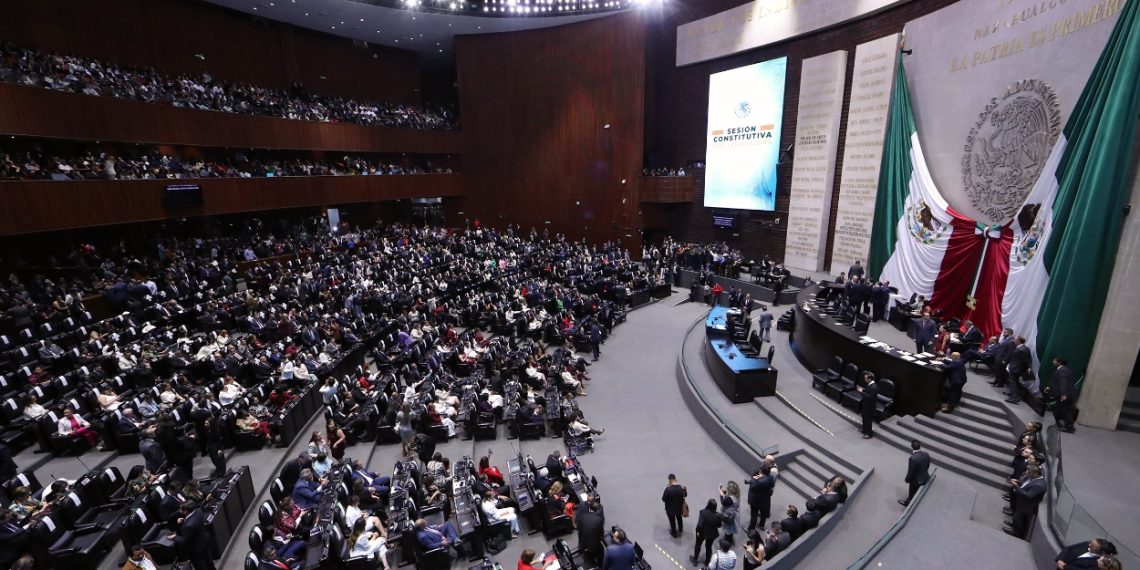 Cámara de Diputados recibe suspensión contra reforma judicial; podrán discutir