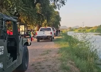 Localizan cuerpo embolsado dentro del Canal Bajo en Cajeme