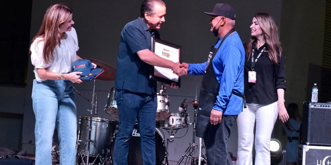 Premian Toño Astiazarán y Patty Ruibal a ganadores de Dogo Fest