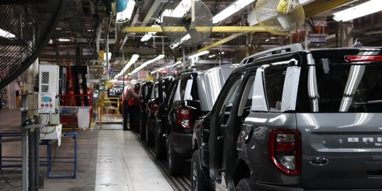 Industria automotriz detiene inversiones por debate reforma judicial