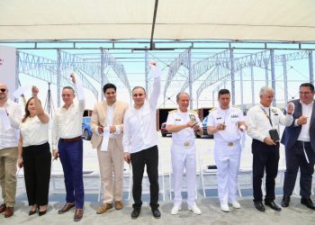 Consolida Gobernador Durazo modernización del Puerto de Guaymas como puerta logística del noroeste