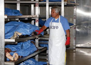 Cierra sexenio de AMLO con más de 72,100 cuerpos sin identificar