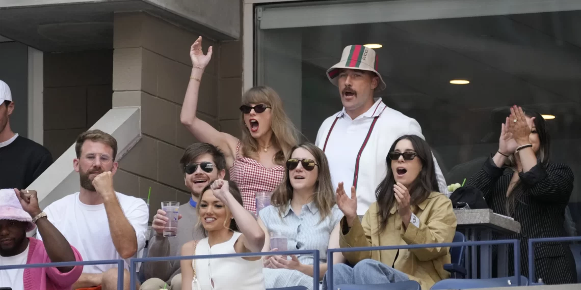 Taylor Swift y Travis Kelce aparecen en la final masculina del US Open y desatan la locura