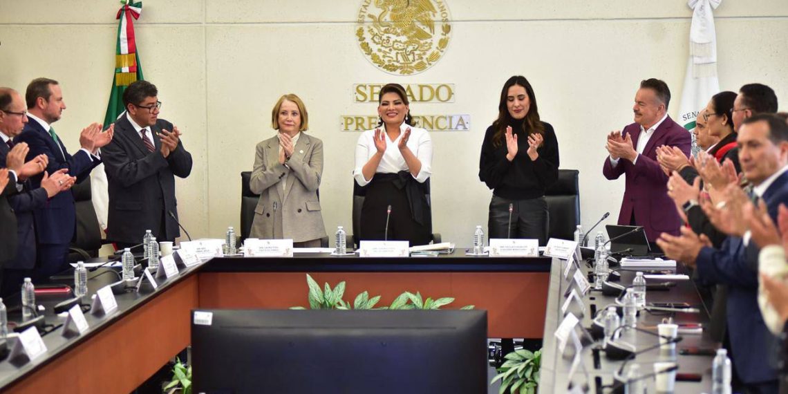 Instala Lorenia Valles Comisión de minería