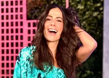 Paulina Mercado, conductora de “Sale el Sol”, anuncia retiro temporal tras cirugía de tumor