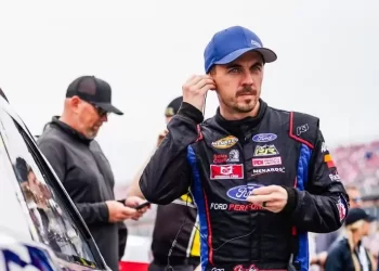 Frankie Muniz, actor de “Malcolm el de en medio”, es piloto de NASCAR