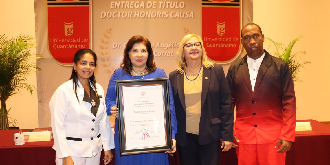 Recibe académica de Unison distinción Honoris Causa por la Universidad de Guantánamo