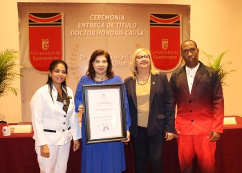 Recibe académica de Unison distinción Honoris Causa por la Universidad de Guantánamo