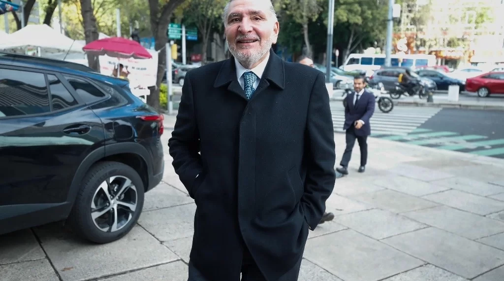 Morena apresura iniciativa en el Congreso, con efectos retroactivos, contra amparos que detengan reformas