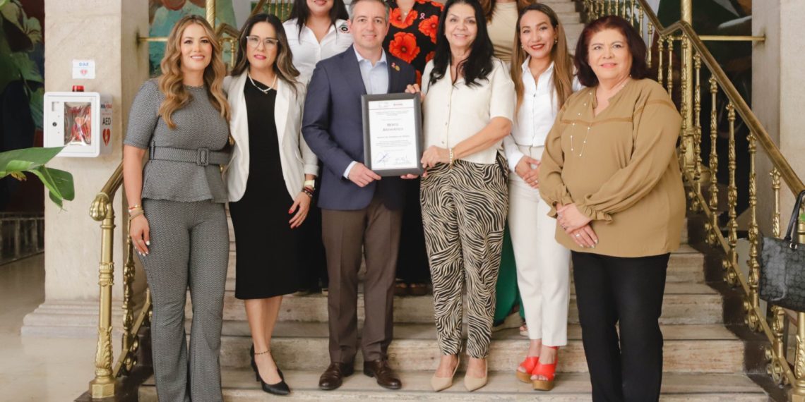 Recibe Congreso de Sonora reconocimiento al mérito archivístico