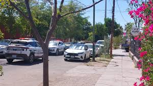 ¡Lo que nos faltaba! Supuestos agentes de la AMIC roban domicilio de colonia Centenario