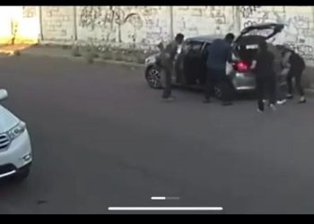 Hombres con armas de alto poder despojan de automóvil a mujeres en la Balderrama