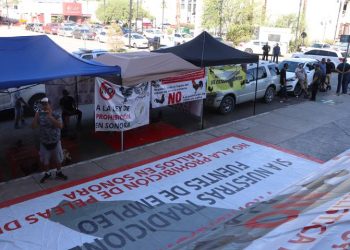 Levantan galleros plantón en Palacio de Gobierno: amagan con intensificar protestas