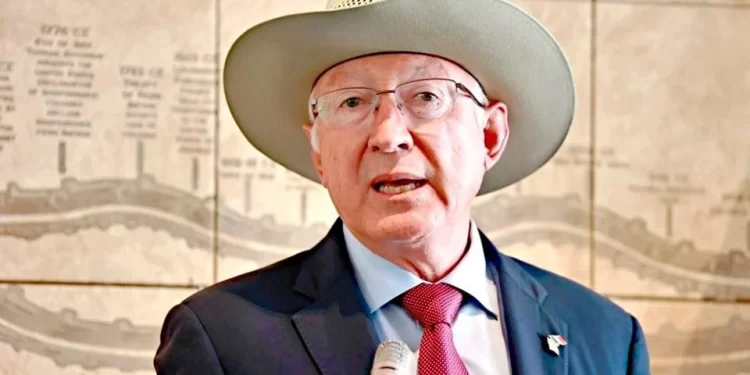 Vamos muy bien, dice Ken Salazar tras ‘sombrerazo’