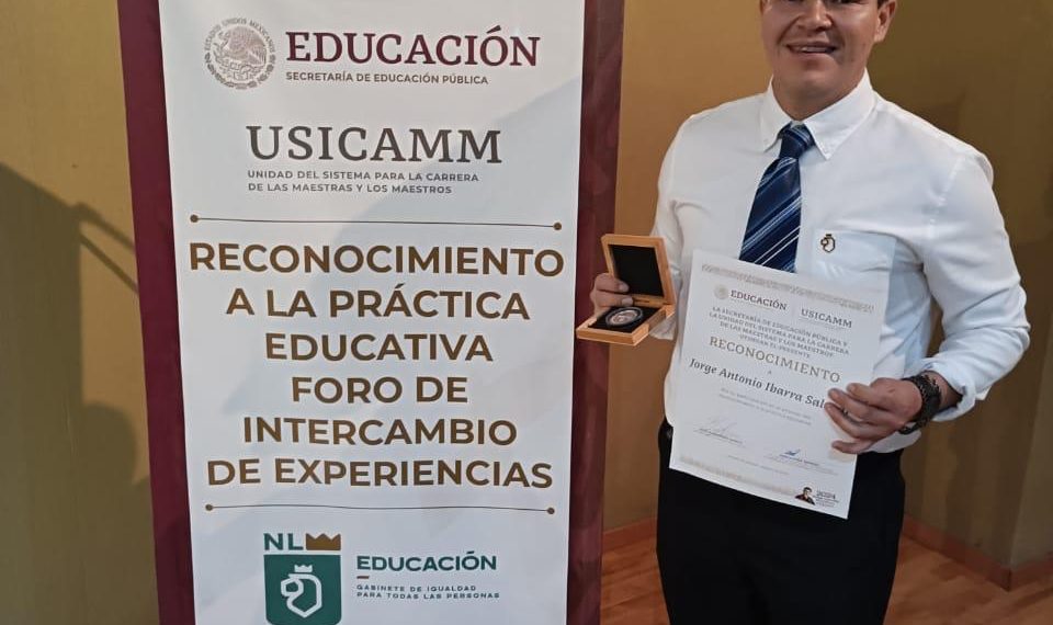 Reconocen autoridades educativas nacionales a docente de Cobach Sonora 