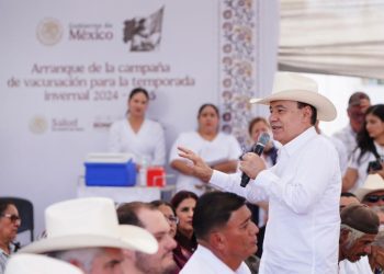 Fortalece Gobernador Durazo educación y salud en comunidades de la sierra con entrega de becas y jornada de vacunación