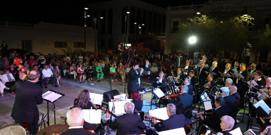 Celebra Casa Club de Isssteson aniversario 34 con gran concierto