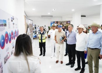 Con modernización del Puerto de Guaymas Gobernador Durazo afianza relación comercial Sonora-Estados Unidos