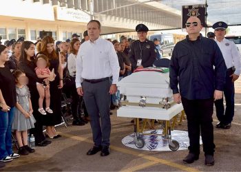 Participa Antonio Astiazarán en homenaje póstumo al agente Jesús Edgardo Valenzuela Soqui