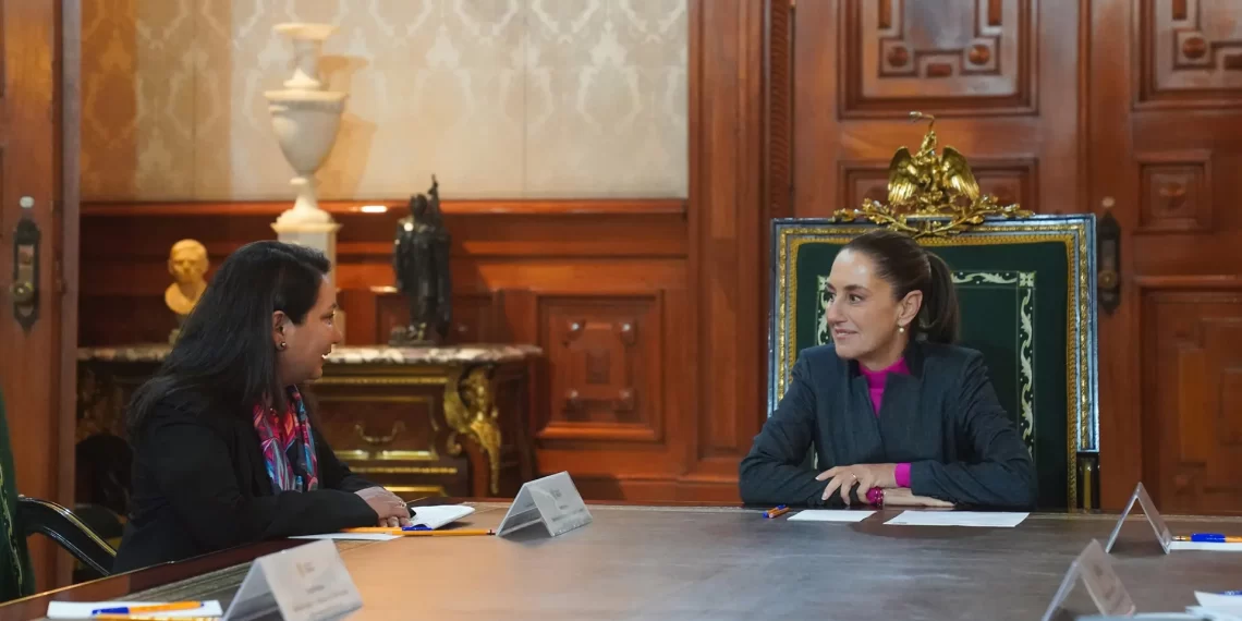 Sheinbaum aborda con Fitch Ratings desempeño de la economía mexicana