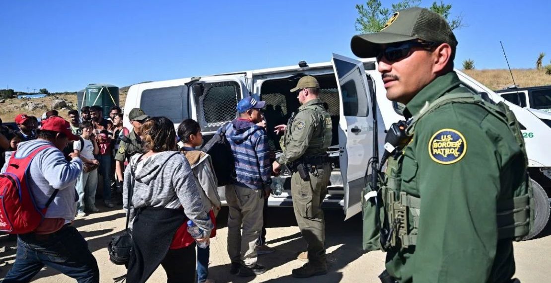 Deportaciones militarizadas de Trump atemorizan a la frontera pese al “plan” de México