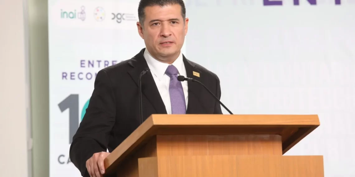 Con desaparición del INAI, Gobierno se convertirá en juez y parte: comisionado Adrián Alcalá