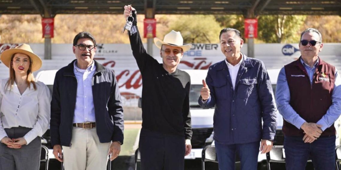 Garantiza Gobernador Durazo servicio de transporte público en la región norte con entrega de vans