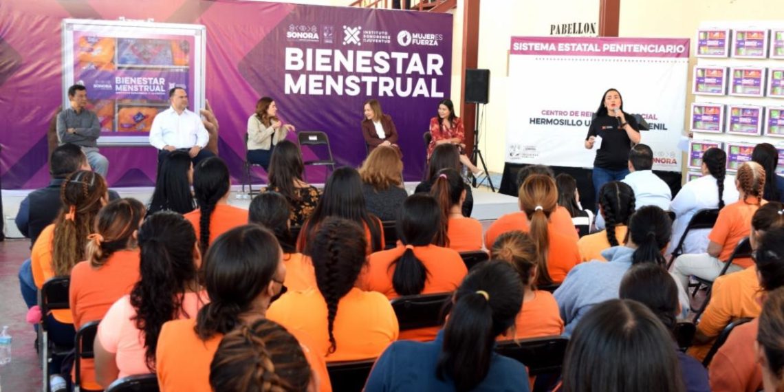 Entrega Gobierno de Sonora botiquines de Bienestar Menstrual a mujeres del Cereso