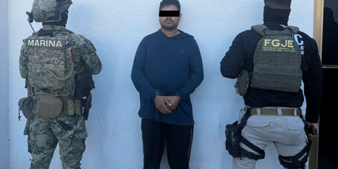 Operativo Conjunto FGJE-SEMAR detiene en Magdalena de Kino a objetivo prioritario de una organización criminal en pugna en el norte de Sonora