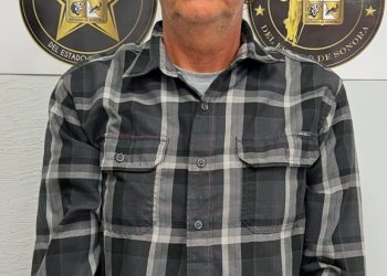 Capturan a prófugo estadounidense en Puerto Peñasco con más de 311 mil dólares y 73 mil pesos en efectivo