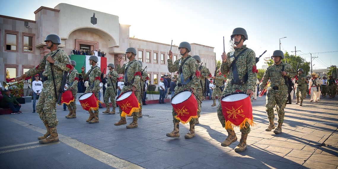 Disfrutan cajemenses Desfile Conmemorativo al 114 Aniversario de la Revolución Mexicana