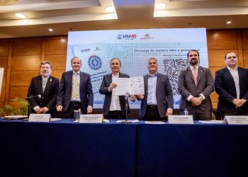 Firman acuerdo organizaciones ciudadanas y autoridades para potenciar el desarrollo económico sostenible