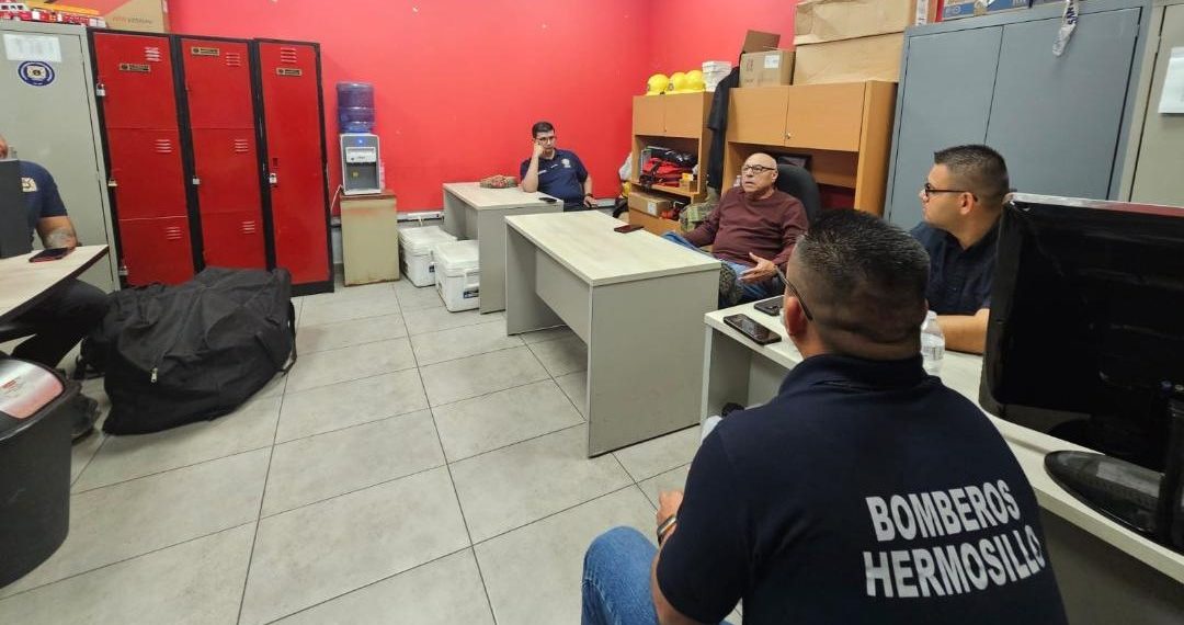Reciben Bomberos de Hermosillo capacitación internacional sobre incendios en edificios altos