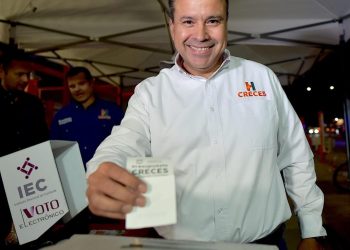Viven Toño Astiazarán y ciudadanos jornada histórica con Presupuesto CRECES 2024