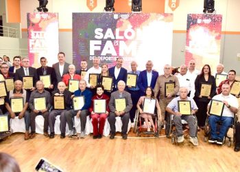 Reconoce Toño Astiazarán a 29 deportistas en el Salón de la Fama Hermosillense