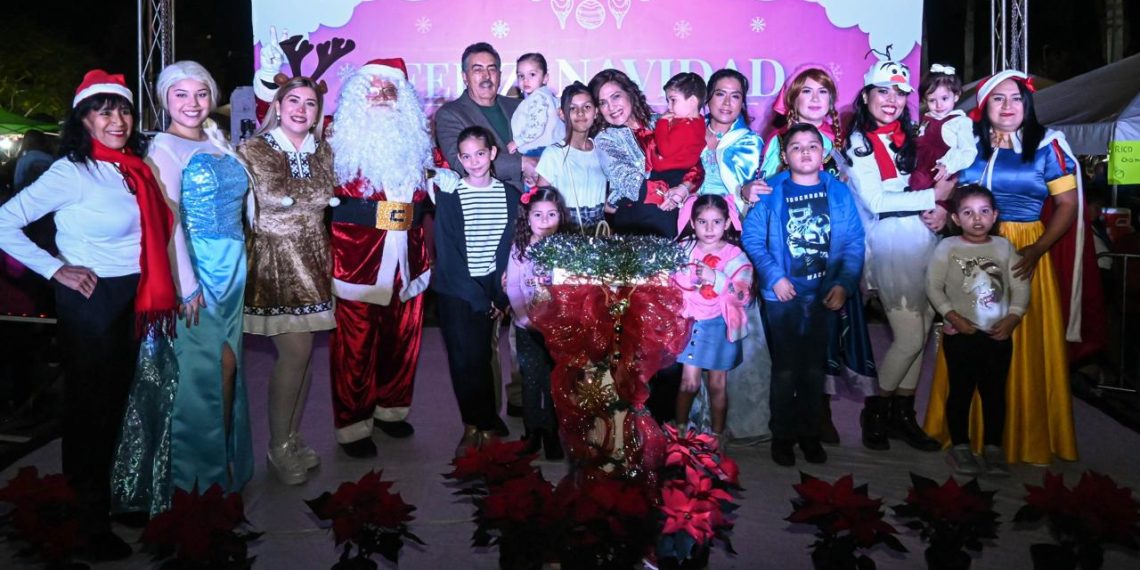 Se enciende la magia de Cajeme con su emblemático árbol de Navidad