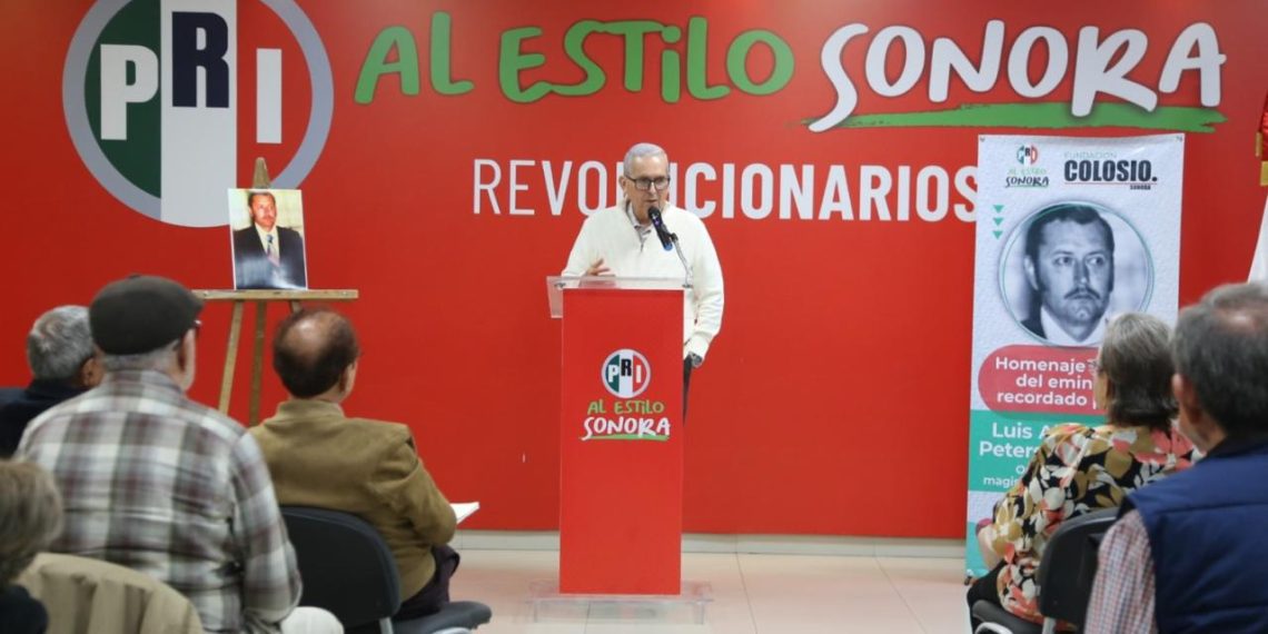 Honra el PRI Sonora trayectoria como militante priista del profesor Luis Peterson