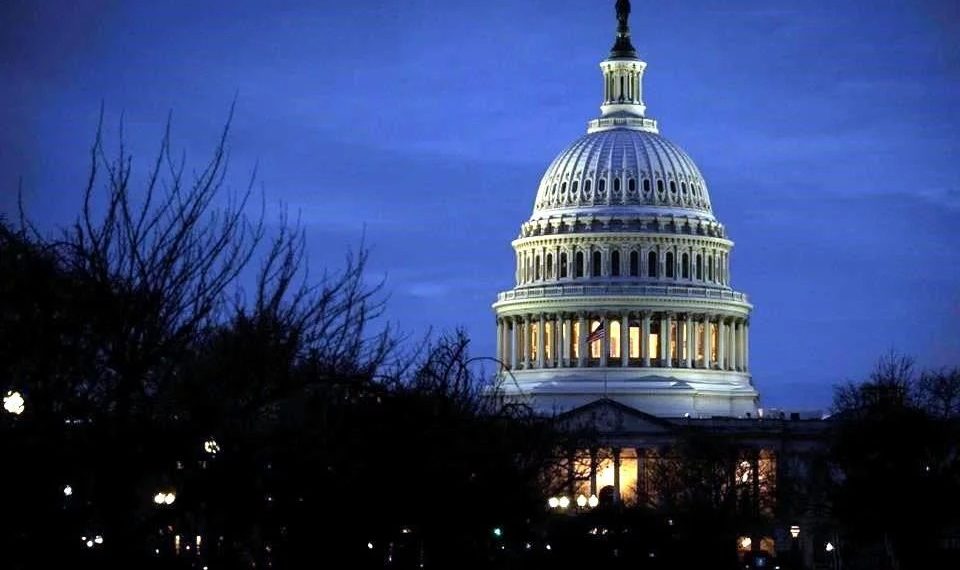 Evita Cámara Baja de EU cierre de Gobierno