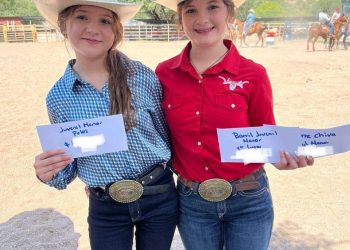 Brillan alumnas de Cobach Sonora como campeonas en rodeo