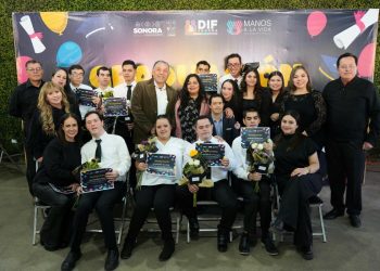 Jóvenes del centro “Manos a la Vida” celebran su graduación e ingresan al ámbito laboral
