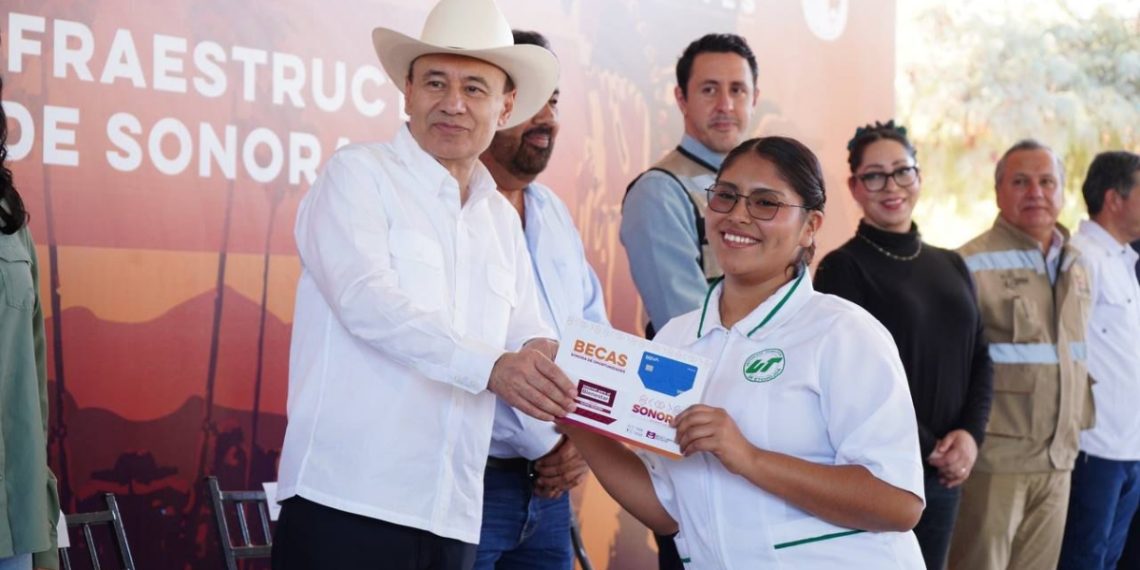 Gobernador Durazo beneficia a más de 150 mil estudiantes con Becas Sonora durante 2024