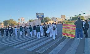 Colapsa tráfico de Hermosillo por bloqueo contra IMSS-Bienestar