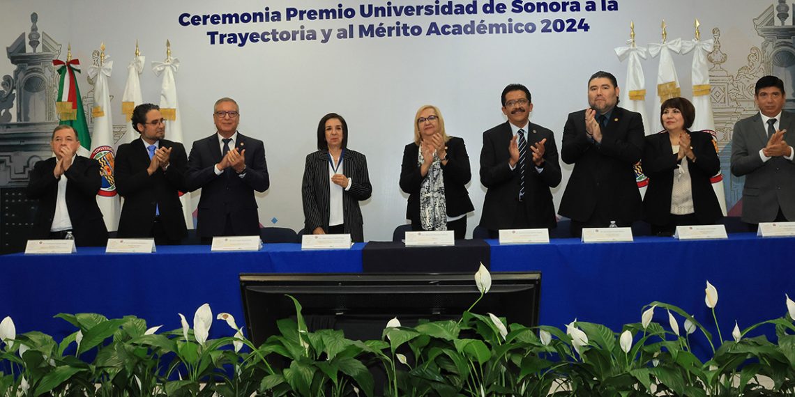 Entregan Premio Universidad de Sonora a la Trayectoria y al Mérito Académico 2024