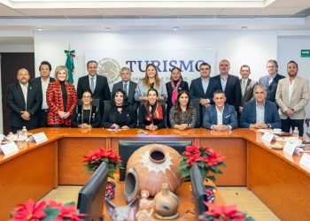 Recibe Antonio Astiazarán Distintivo a la Excelencia Municipal por programas de energía solar