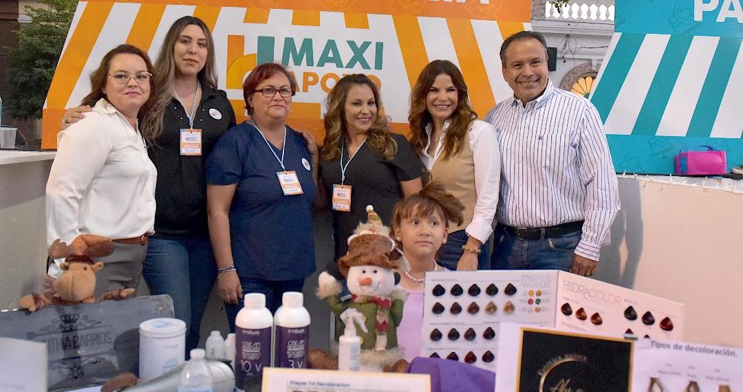 Atestiguan Toño Astiazarán y Patty Ruibal graduación de sexta generación de Maxi Apoyo