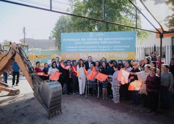 Atestiguan Toño Astiazarán y Patty Ruibal inicio de pavimentación de calles en la Miguel Hidalgo