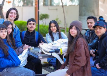 Ni el frío detiene las ganas de estudiar; alta asistencia en el inicio del semestre 2025-1